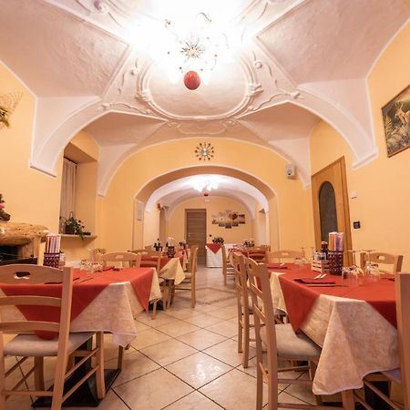 Albergo Casavecchia Tilliarn Exterior foto
