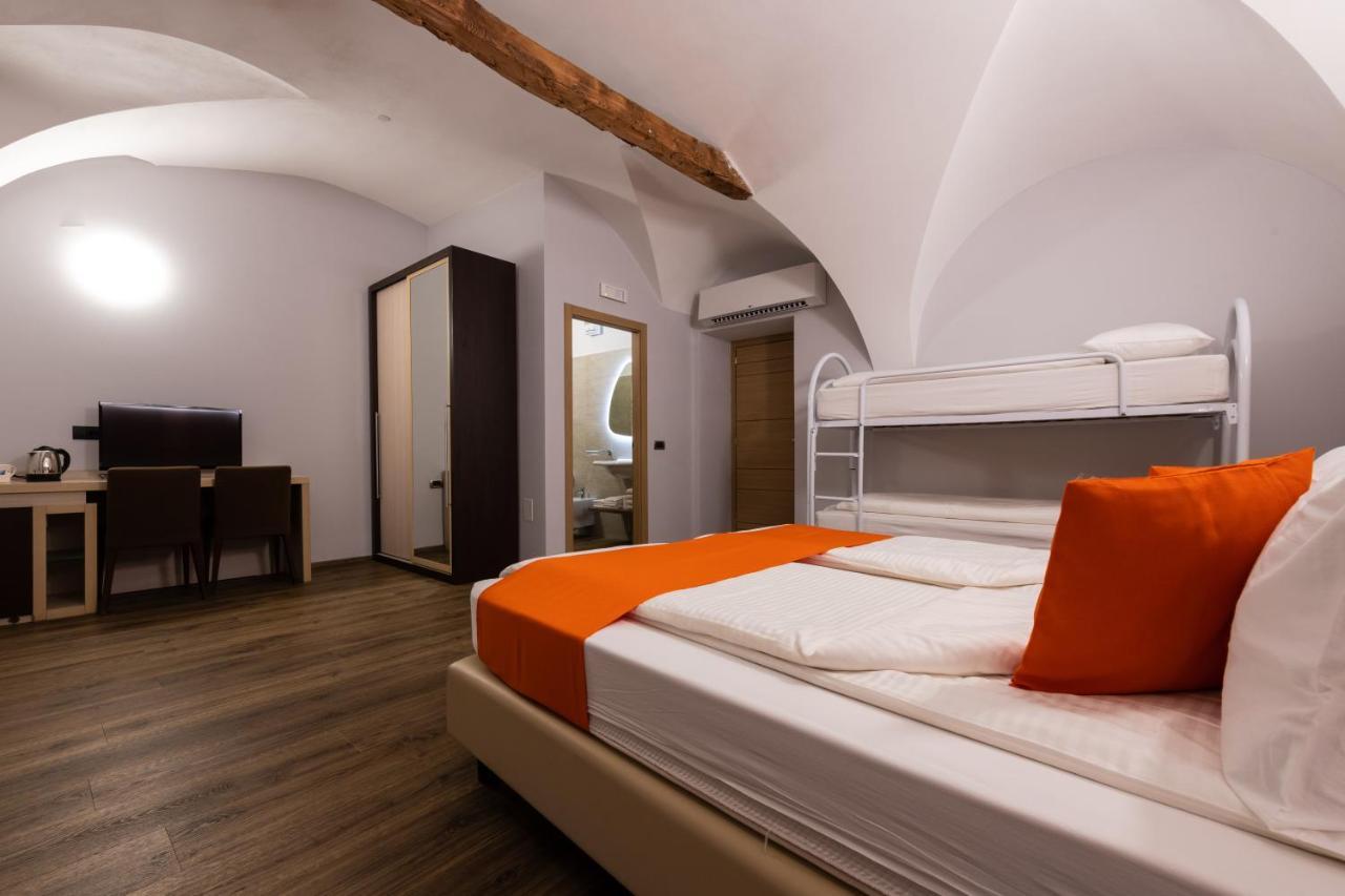Albergo Casavecchia Tilliarn Exterior foto