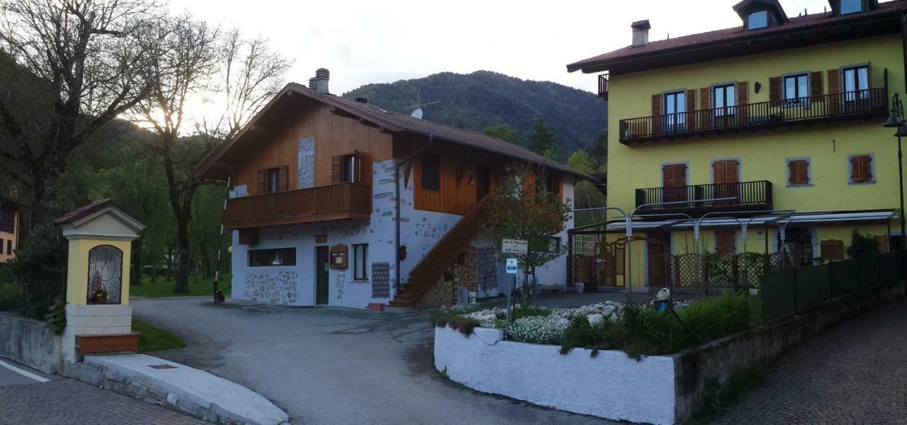 Albergo Casavecchia Tilliarn Exterior foto