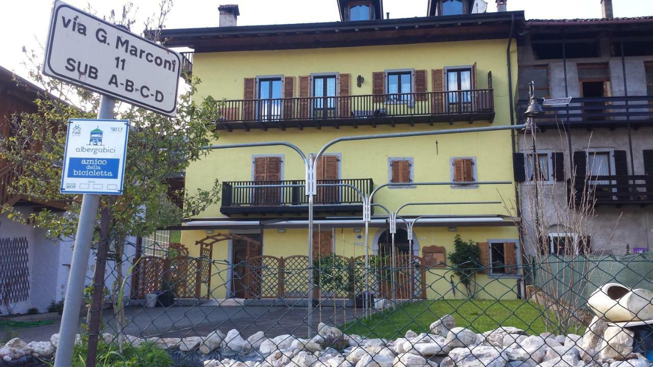 Albergo Casavecchia Tilliarn Exterior foto