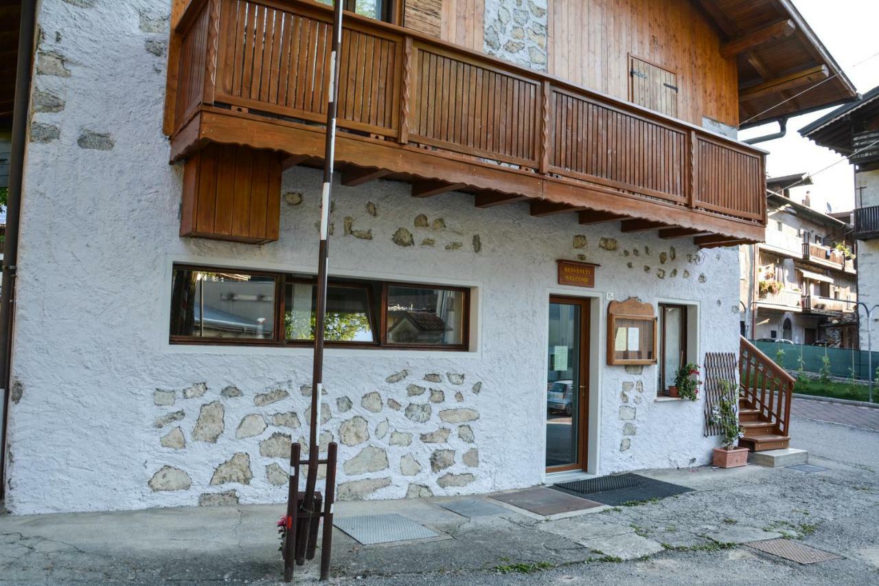 Albergo Casavecchia Tilliarn Exterior foto