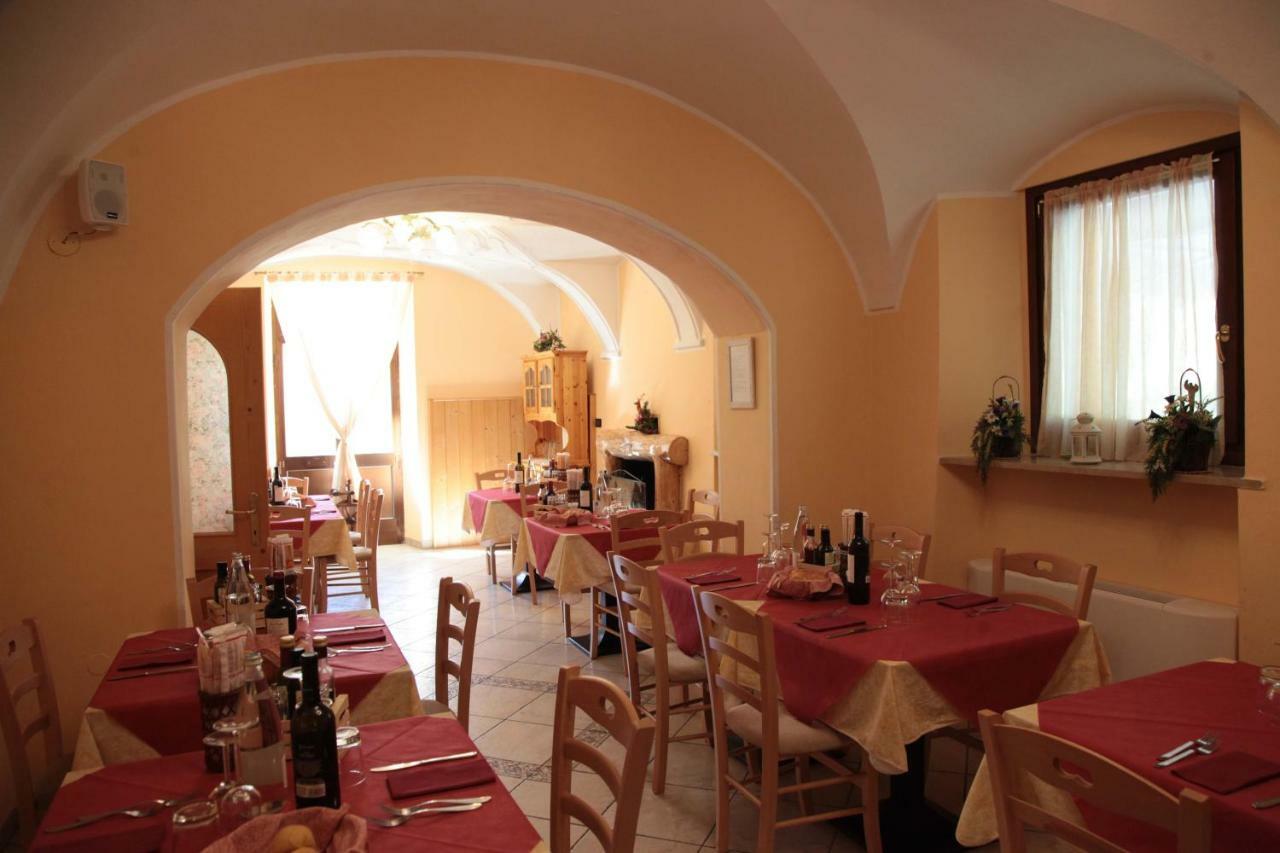 Albergo Casavecchia Tilliarn Exterior foto